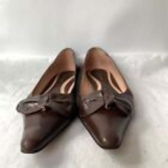 Albert Nipon Brown Leather Pointed Toe Kitten Heels Floral Detail - Size 8 Spain - Picture 11 of 12
